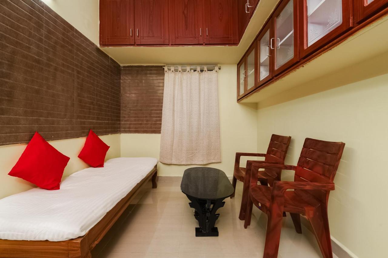 Oyo 26234 Annapurna Nilayam Hotel Vijayawāda Exterior foto
